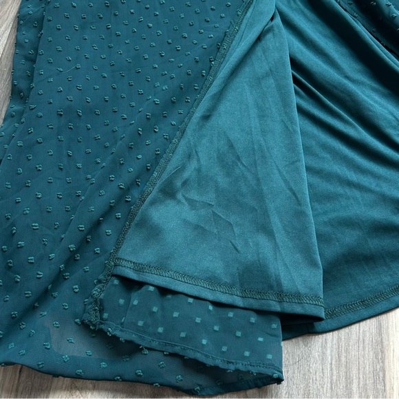 NWOT Lulus Romance Abounds Emerald Swiss Dot Puff Sleeve Midi Dress - Picture 13 of 16